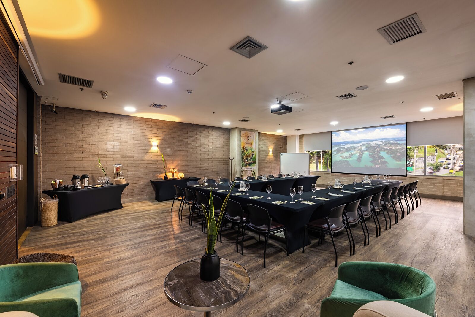 Foto - Diez Hotel Categoría Colombia