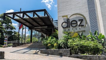 Entrada de la propiedad