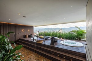 Salas de tratamiento para parejas, un sauna, baño turco/hammam