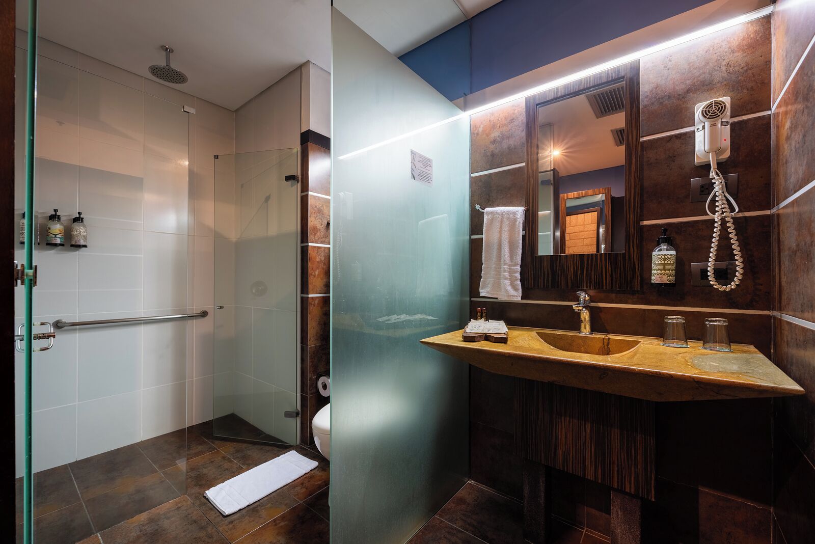 Foto - Diez Hotel Categoría Colombia