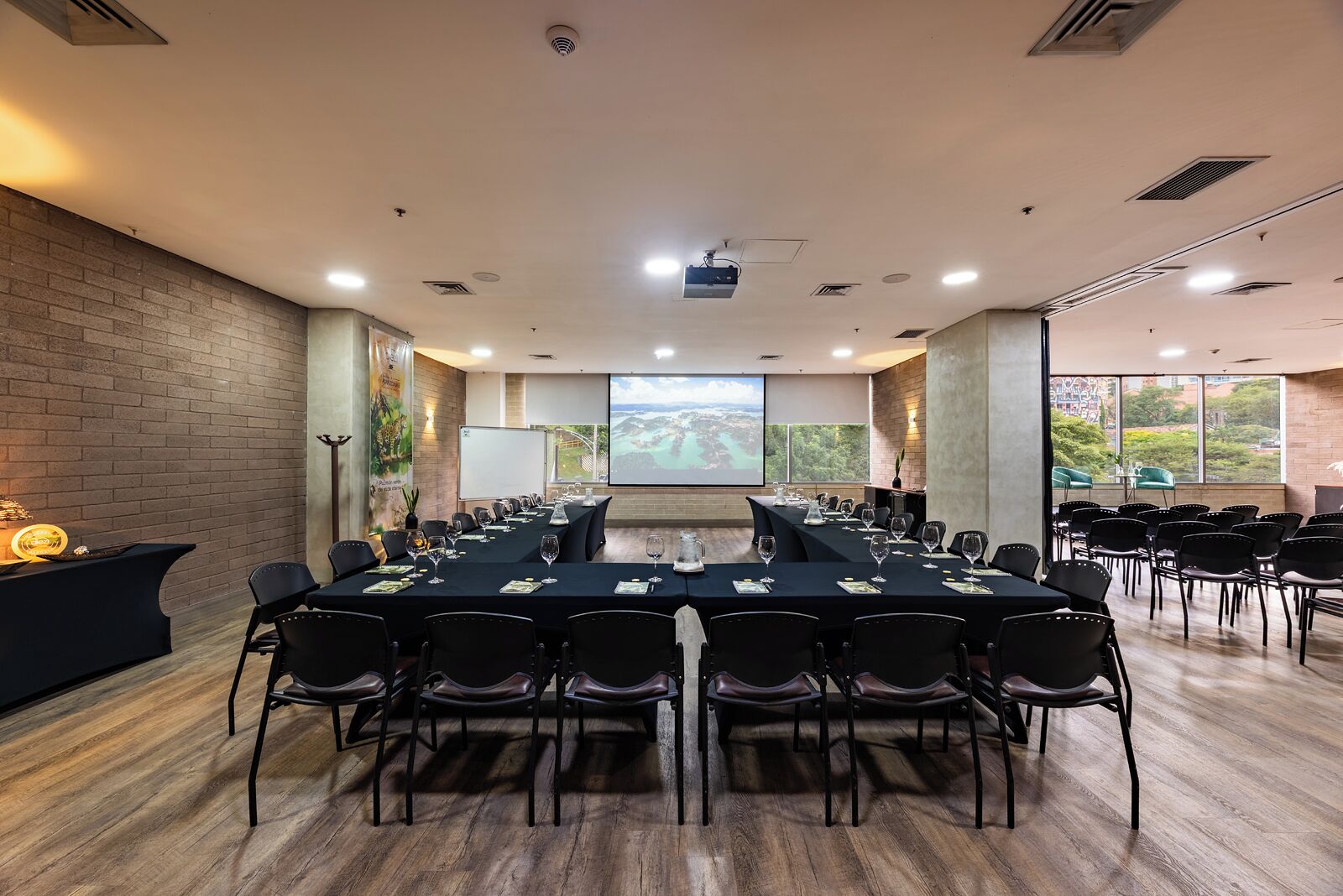 Foto - Diez Hotel Categoría Colombia