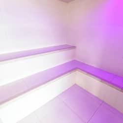 Behandelingskamers voor koppels, een sauna, een Turks bad/hammam