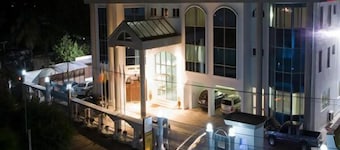 Maxlot Hotel