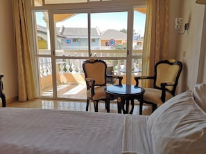 スタンダード ダブルまたはツインルーム | 高級寝具、ミニバー、セーフティボックス (室内)、デスク