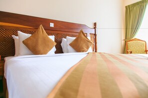 Standardzimmer | Minibar, individuell dekoriert, individuell eingerichtet, Schreibtisch
