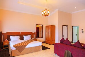 ميني بار وبديكورات فريدة لكل غرفة وطراز فريد لكل وحدة ومكتب