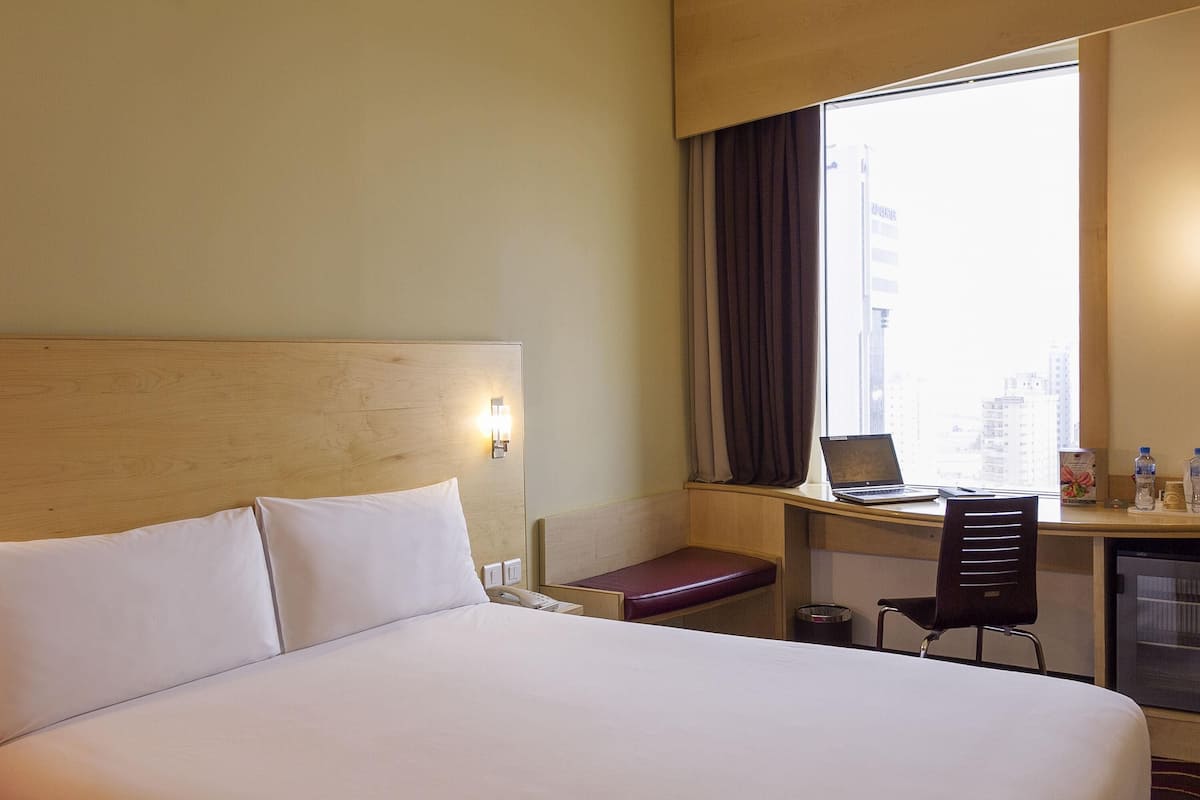In-room safe, desk, soundproofing, iron/ironing board