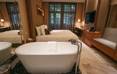 Hotel Fort Canning - Image 12