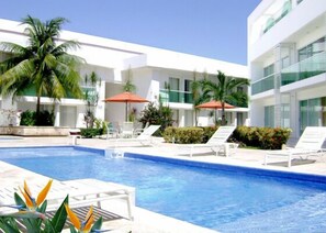 Outdoor pool - Hotel Los Cocos (Chetumal)