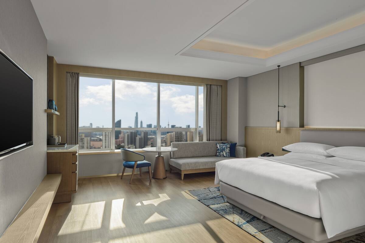 1 chambre, minibar, coffres-forts dans les chambres, bureau