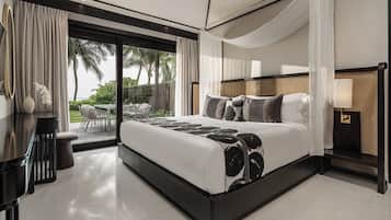 3 Bedroom Pool Villa, Oceanfront (Spa Inclusive) | 2 quartos, roupas de cama premium, camas com colchões pillow-top