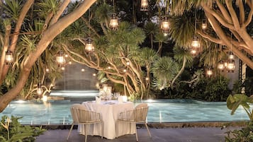 2 restoran, melayani sarapan, makan siang; sajian masakan Asia