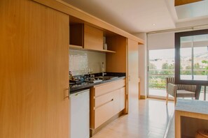 Premium Room, 1 King Bed, Balcony | Premium bedding, down comforters, minibar, in-room safe - Faranda Collection Bogota, a member of Radisson Individuals (Bogotá)