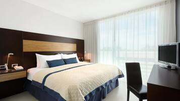 Premium bedding, in-room safe, desk, iron/ironing board