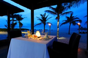 Couples dining - Boutique Hoi An Resort (Da Nang)