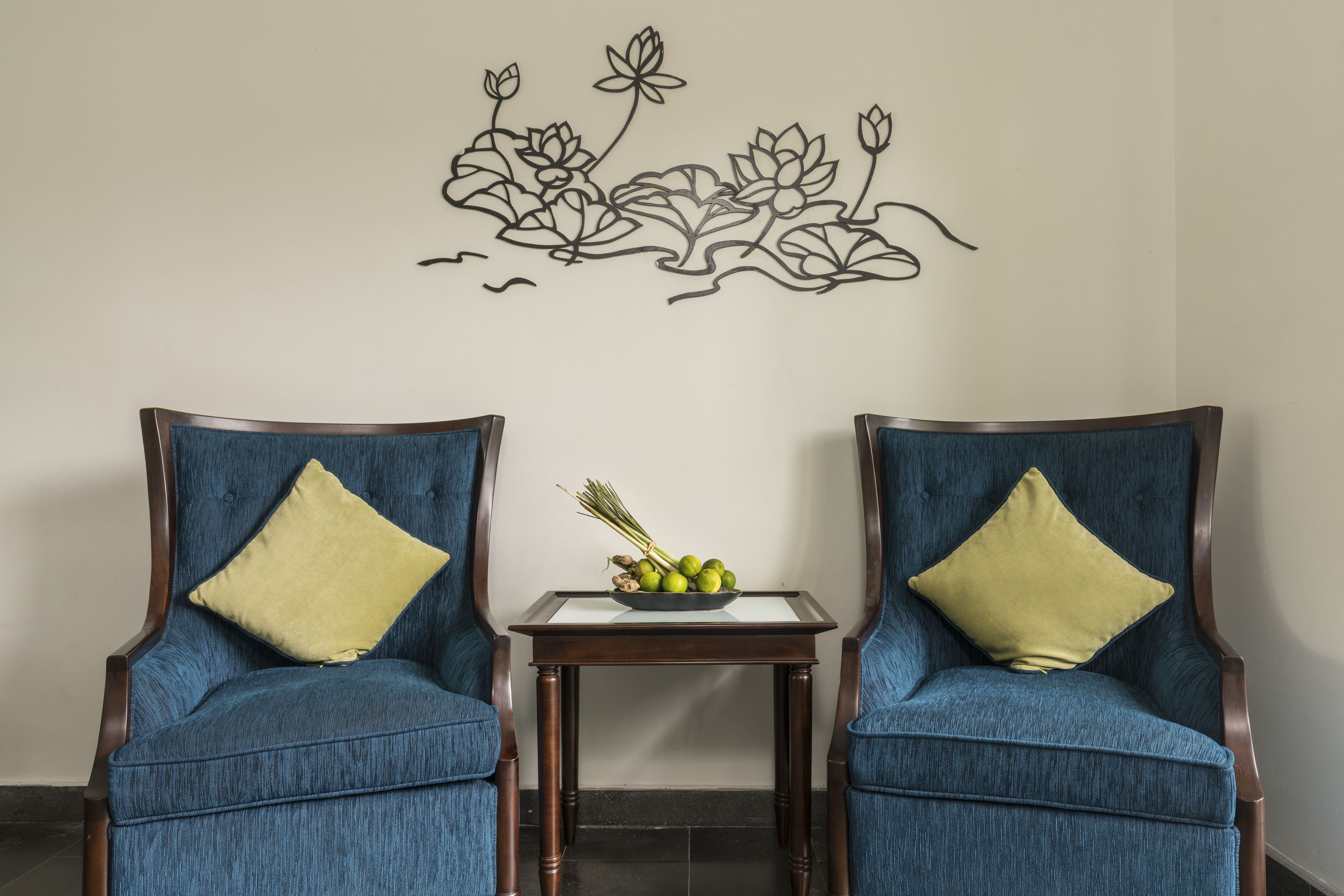 body treatments, aromatherapy, facials, 3 treatment rooms