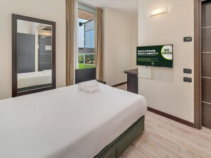 Premium bedding, in-room safe, desk, blackout curtains