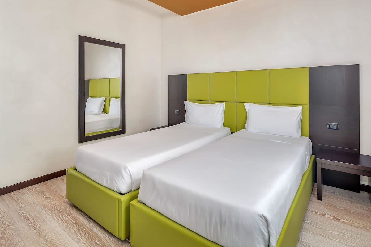 Premium bedding, in-room safe, desk, blackout curtains