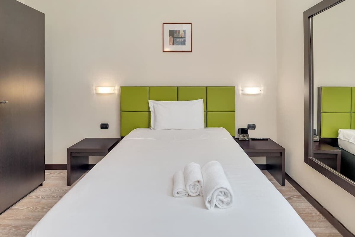 Premium bedding, in-room safe, desk, blackout curtains