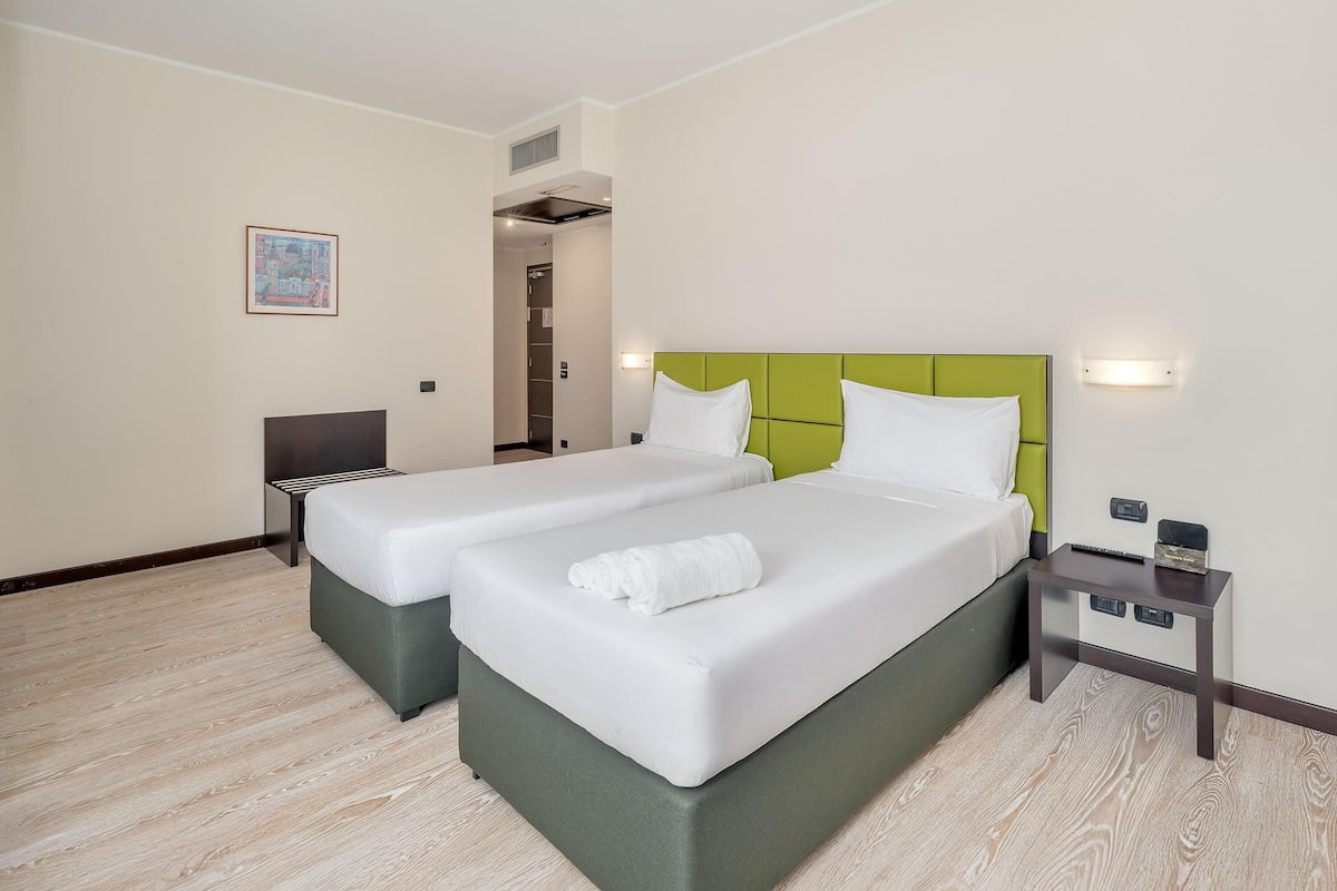 Superior Twin Room | Premium bedding, in-room safe, desk, blackout curtains