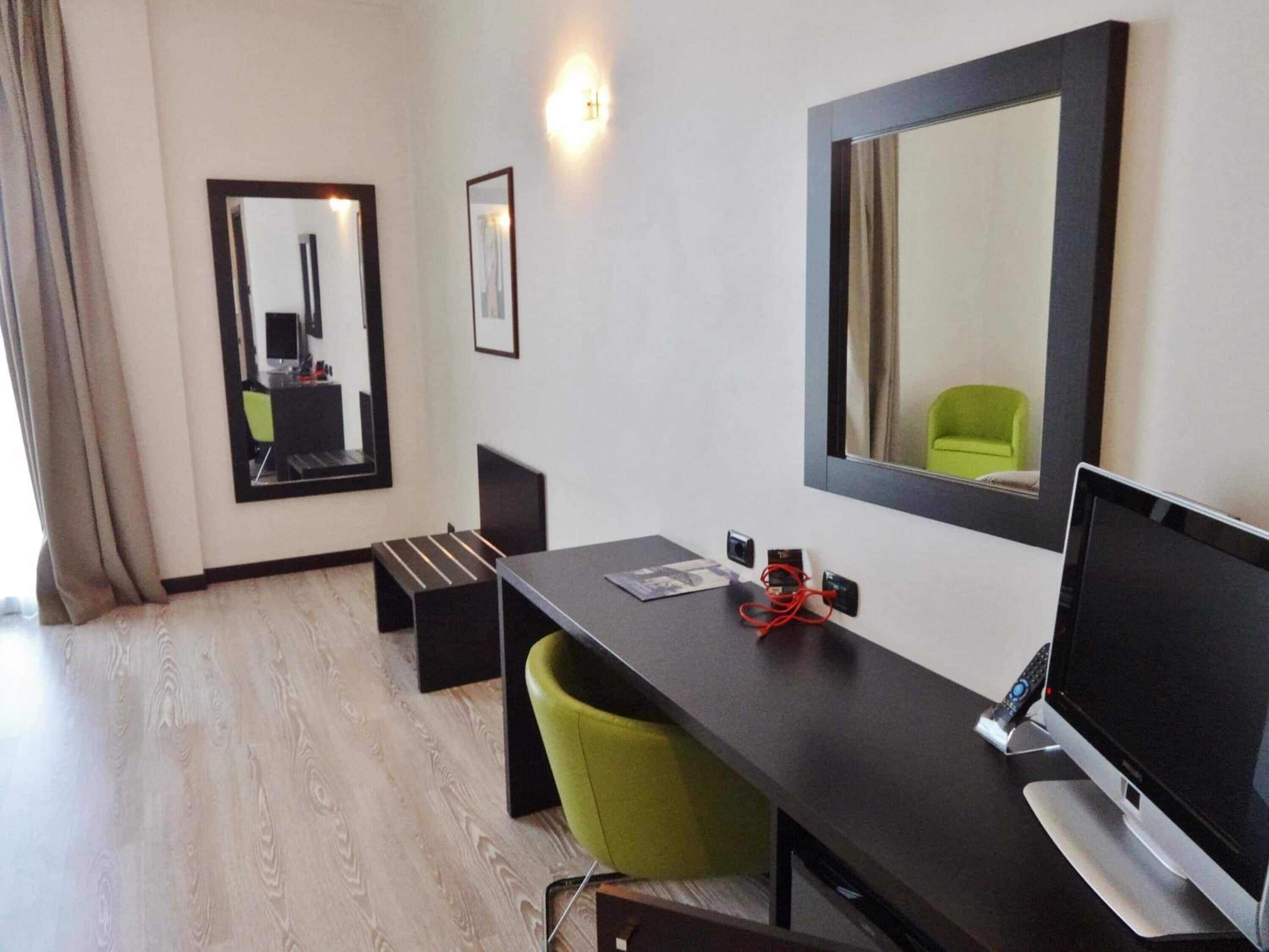 superior double room | 1 bedroom, premium bedding, in-room safe, desk