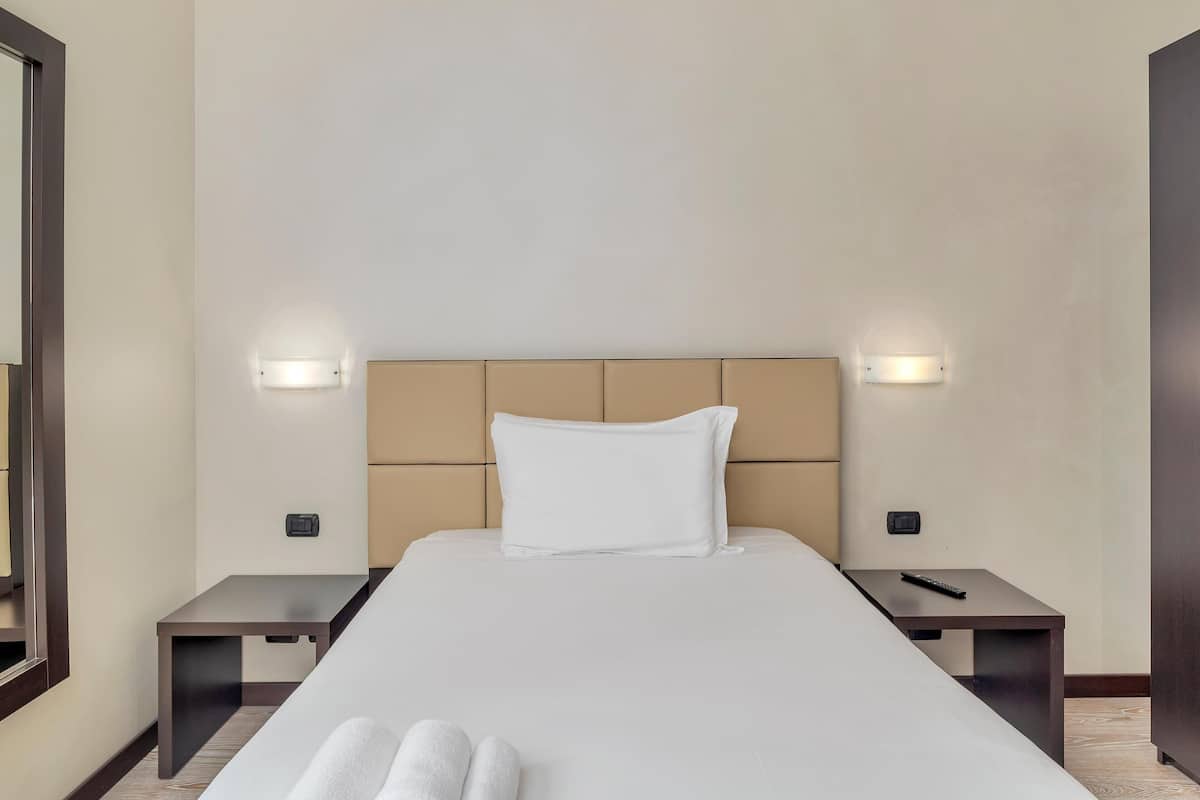 Premium bedding, in-room safe, desk, blackout curtains