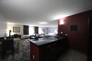 Suite, 2 Queen Beds, Non Smoking | Individually decorated, desk, laptop workspace, blackout drapes - Quality Inn & Suites Mattoon South (Mattoon)