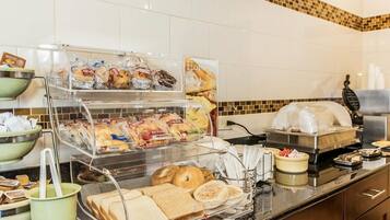 Free daily continental breakfast