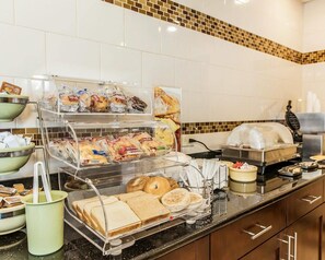 Free daily continental breakfast  - Quality Inn & Suites Mattoon South (Mattoon)