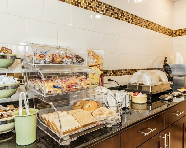 Free daily continental breakfast 