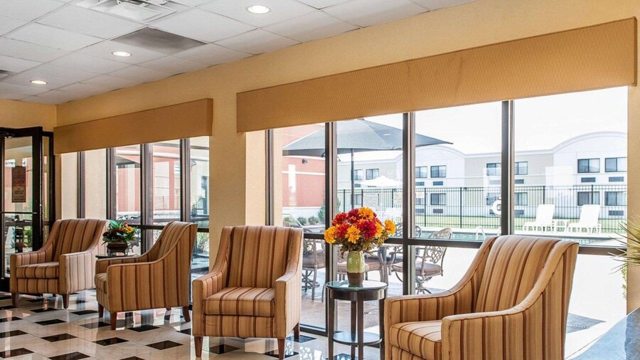 Quality Inn & Suites Mattoon South