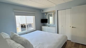 One Bedroom Suite with Living Room | 1 bedroom, free WiFi, bed sheets