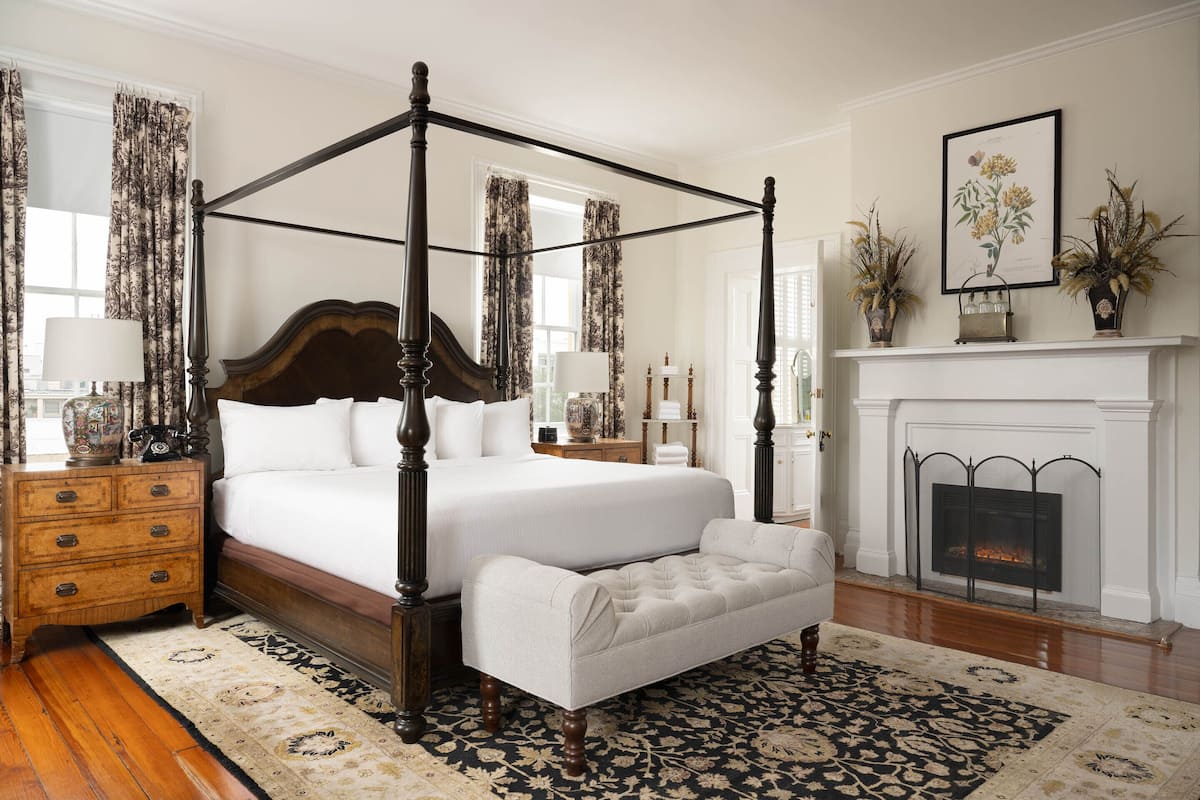 Jasmine House Proprietor's Flat | 1 bedroom, premium bedding, in-room safe, individually decorated