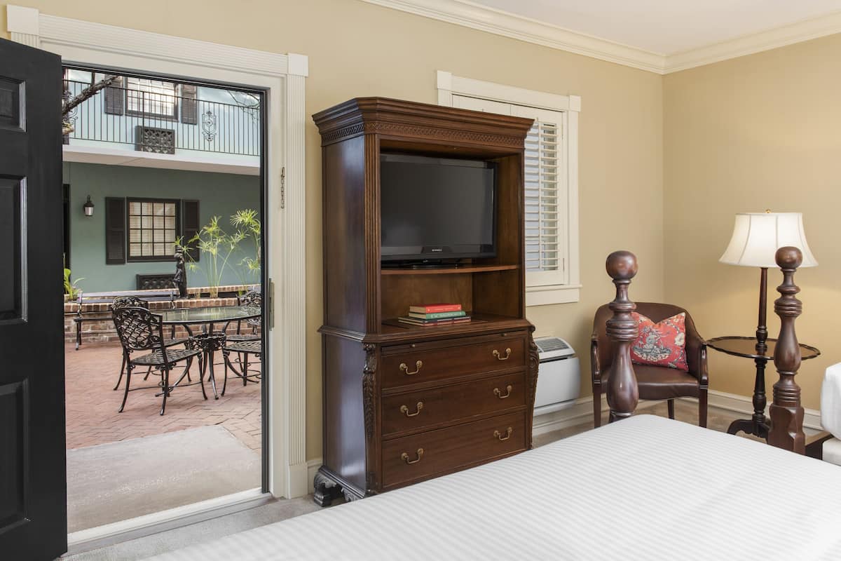 in-room safe, individually decorated, individually furnished