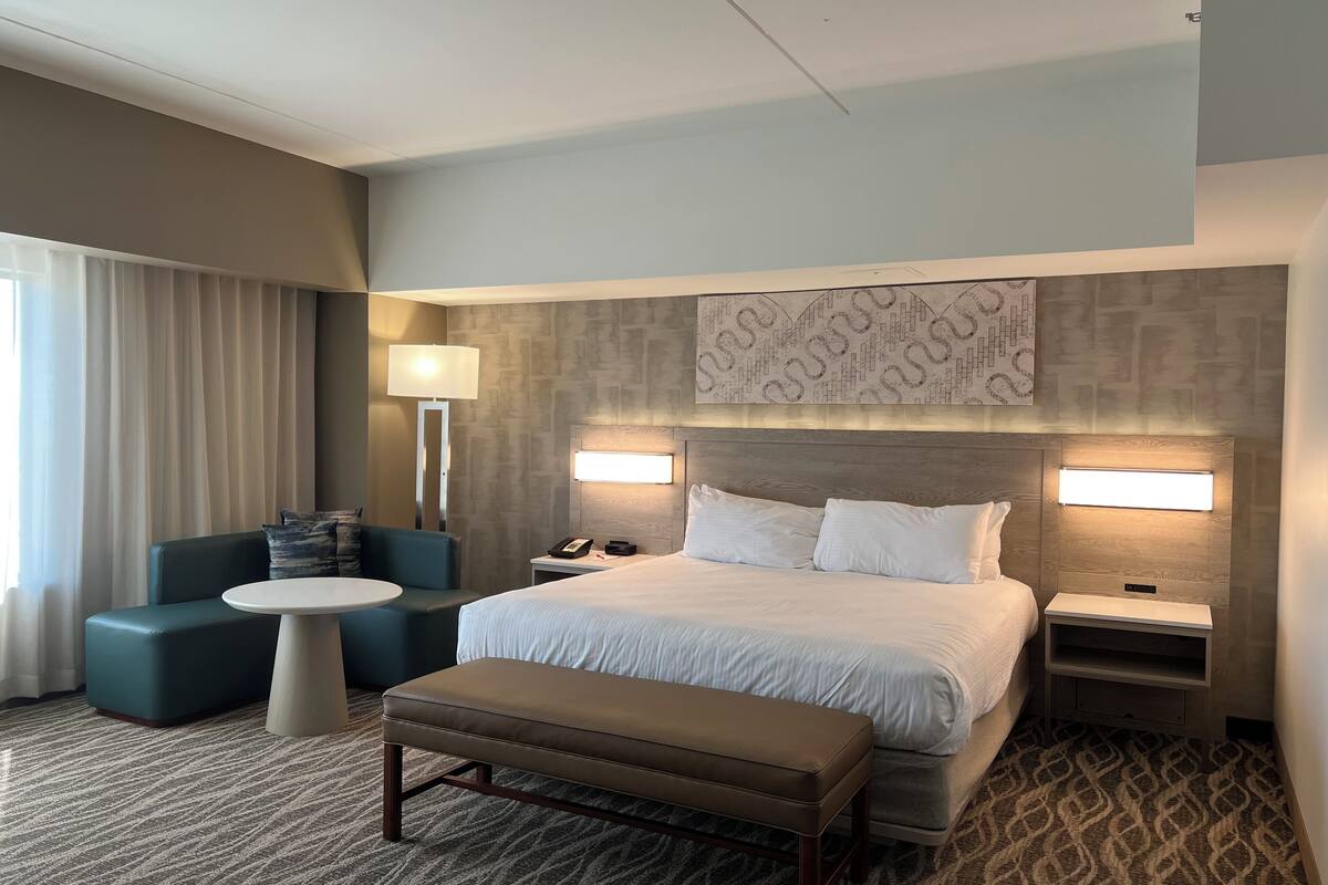 suite, 1 king bed (junior suite) | premium bedding, pillow-top beds, in-room safe, individually furnished