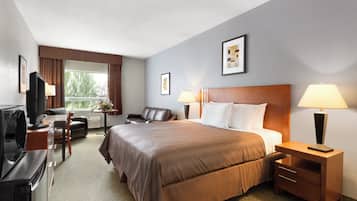 Executive Room, 1 King Bed with Sofa bed, Non Smoking | Premium bedding, desk, laptop workspace, free WiFi