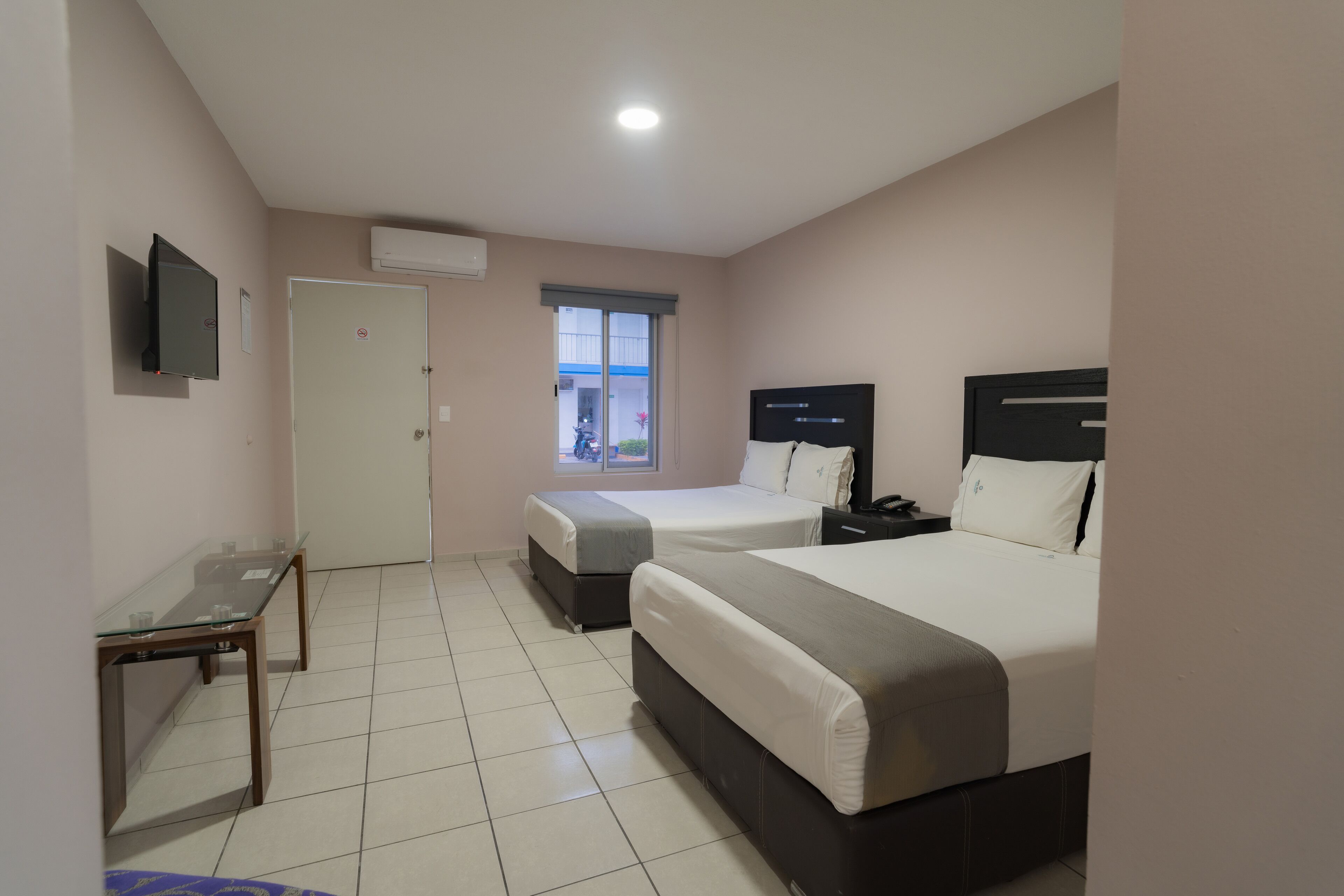 Photo - Expo Hotel Guadalajara - Zona Expo frente al Centro de Convenciones