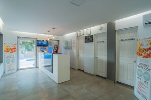 Televisor de 27 polzades amb canals per cable 