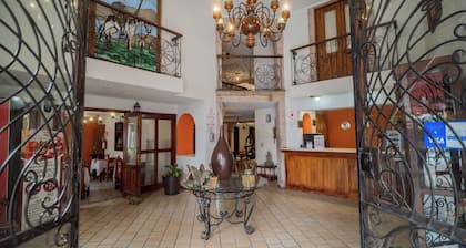 Hotel Don Quijote Plaza