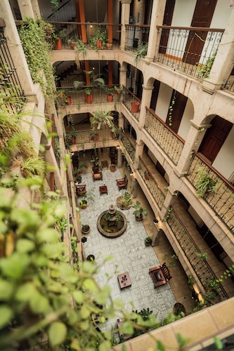 Hotel Don Quijote Plaza