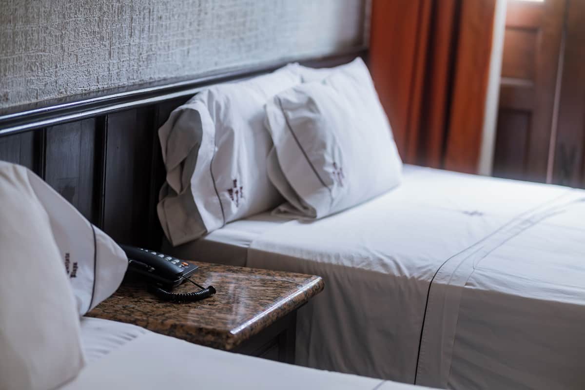 Double Room 4 | Escrivaninha, ferros/tábuas de passar roupa, Wi-Fi de cortesia