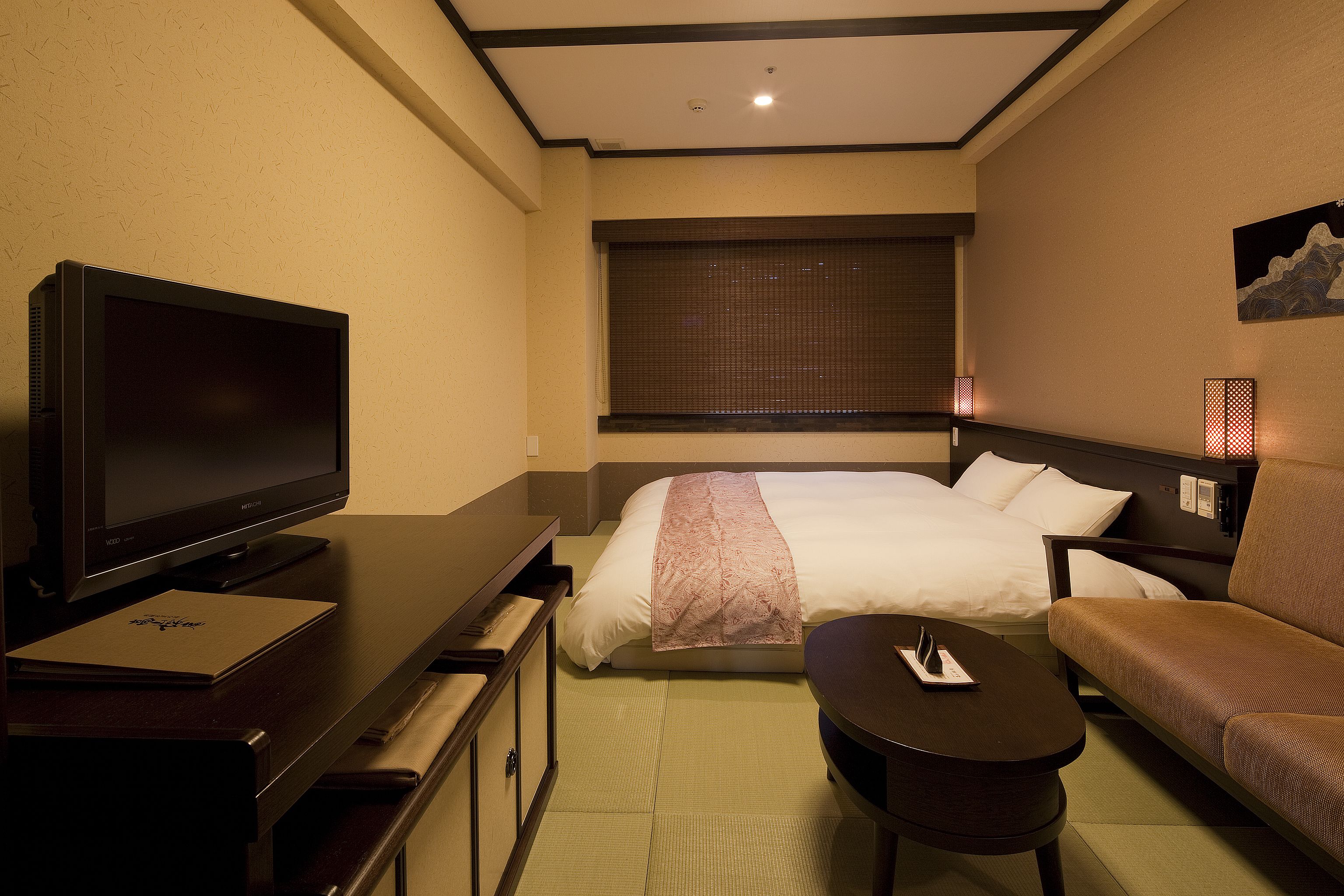 deluxe double room (non smoking) halfboard | 1 bedroom, in-room safe, desk, blackout curtains