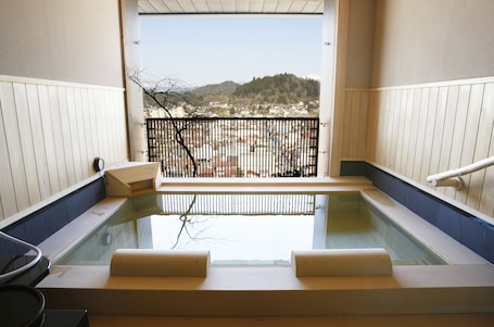 Hot springs. Hida Hanasatonoyu Takayama Ouan