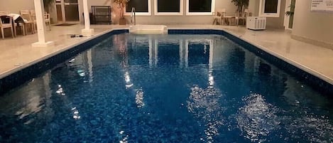 Indoor pool, sun loungers