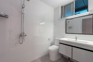 Standard Studio | Bathroom | Towels - Motel Maroondah (Mont Albert)