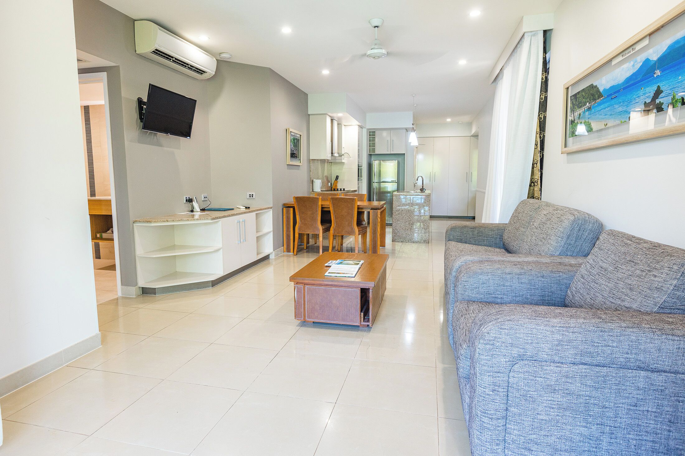 economy suite - no view | living area | 32-inch lcd tv with digital channels, tv