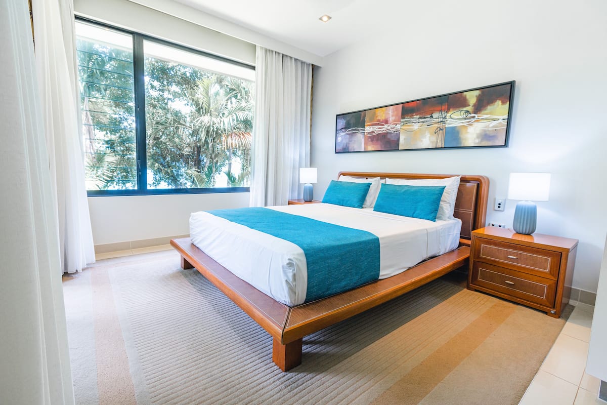 1 bedroom, individually decorated, individually furnished