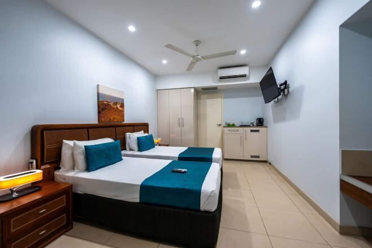 1 bedroom, individually decorated, individually furnished