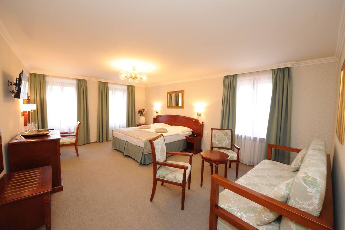 Double Room | Minibar, in-room safe, WiFi (free)