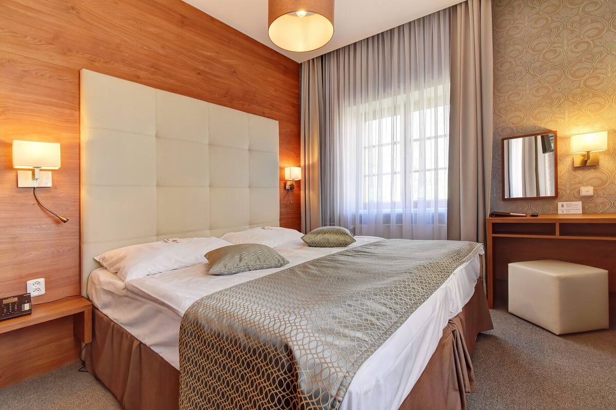 Deluxe Double Room | Minibar, in-room safe, WiFi (free)